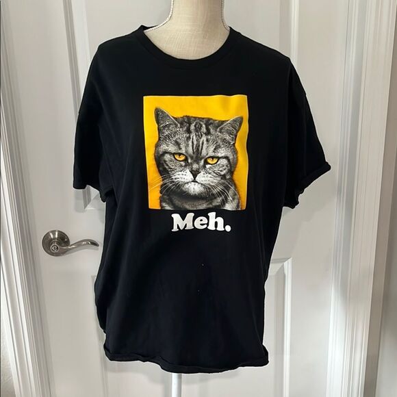 Grumpy Black Cat T-Shirt with Yellow Graphic - Picture 1 of 4